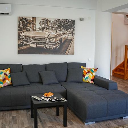 Penthouse With Huge Rooftop & Amazing City View Бухарест Экстерьер фото