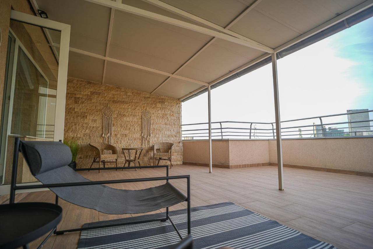Penthouse With Huge Rooftop & Amazing City View Бухарест Экстерьер фото