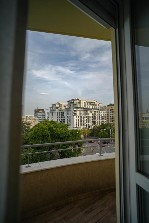 Penthouse With Huge Rooftop & Amazing City View Бухарест Экстерьер фото